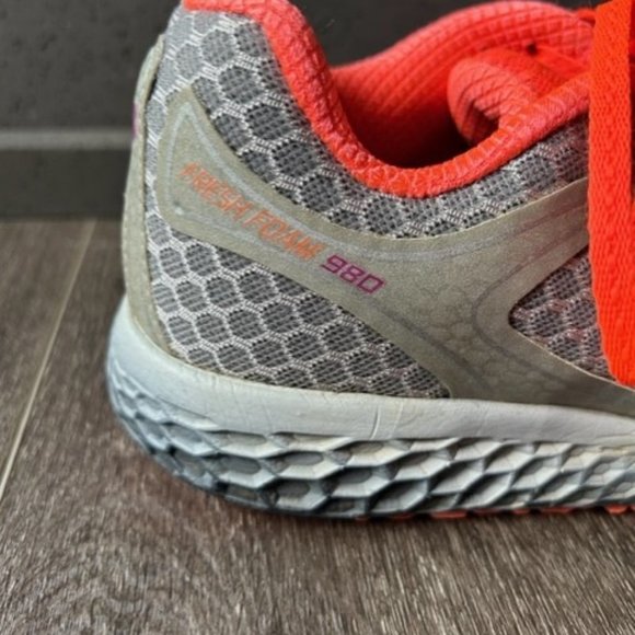New Balance Running Shoes Fresh Foam 980 Womens Size 8.5 Gray Orange W980FP1 - Picture 3 of 12